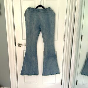 POL Wonens Wide Leg Jeans  size small.